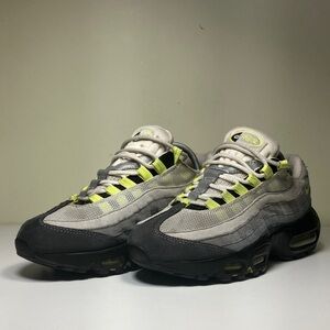 Nike Air Max 95 Men's Sneakers - Gray and Yellow